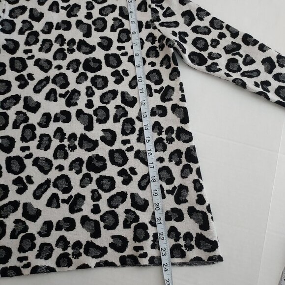Tahari Snow Leopard Print Mock Neck Sweater Size XS - Picture 3 of 5